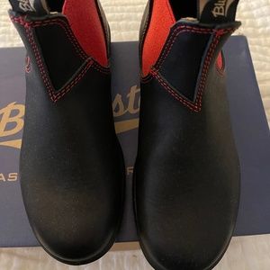 Brand new women's black/red Blundstone boots
